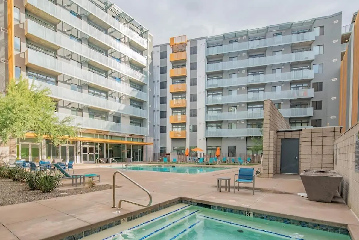 Beautiful 1Bd - Central Downtown -Gym, Pool, Parking Phoenix Apartment